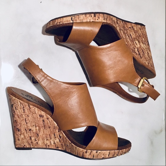 Sbicca Shoes - EUC Karly leather-like wedges